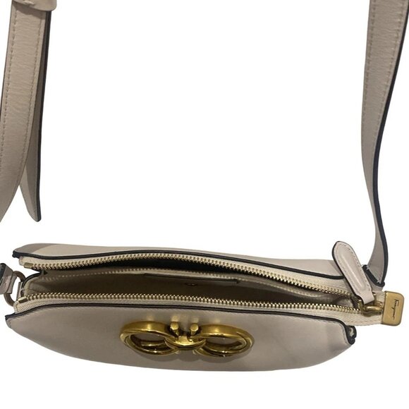 Auth Salvatore Ferragamo Gancini - White Leather Shoulder Bag - Picture 7 of 8